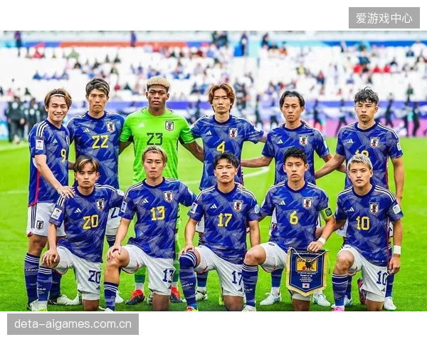 伊藤洋辉的成长让日本队三中卫体系更加稳固,其出球能力是由守转攻的重要一环。 伊藤洋辉的成长让日本队三中卫体系更加稳固,其出球能力是由守转攻的重要一环。